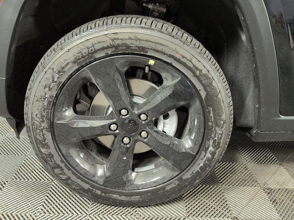 new 2025 Jeep Grand Cherokee car, priced at $45,278