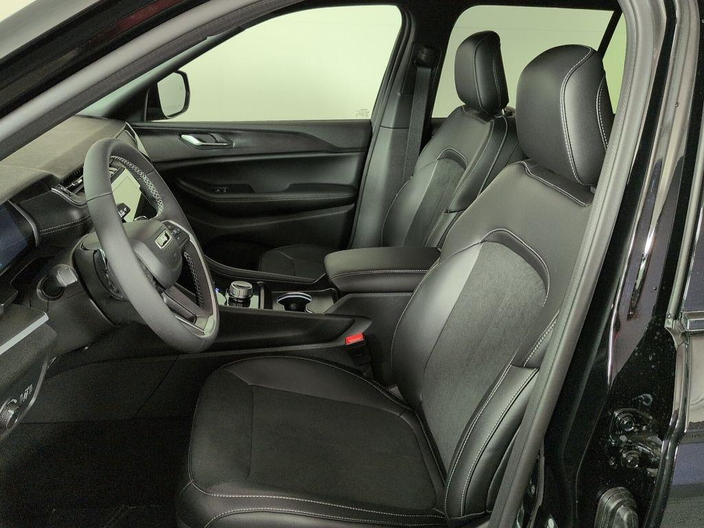 new 2025 Jeep Grand Cherokee car, priced at $45,278