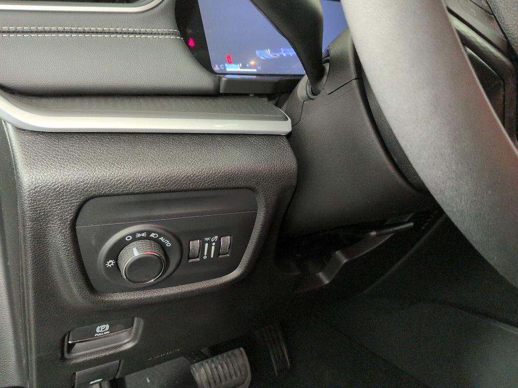 new 2025 Jeep Grand Cherokee car, priced at $45,278