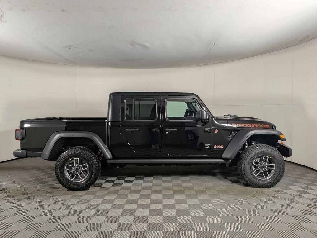 new 2025 Jeep Gladiator car, priced at $45,705