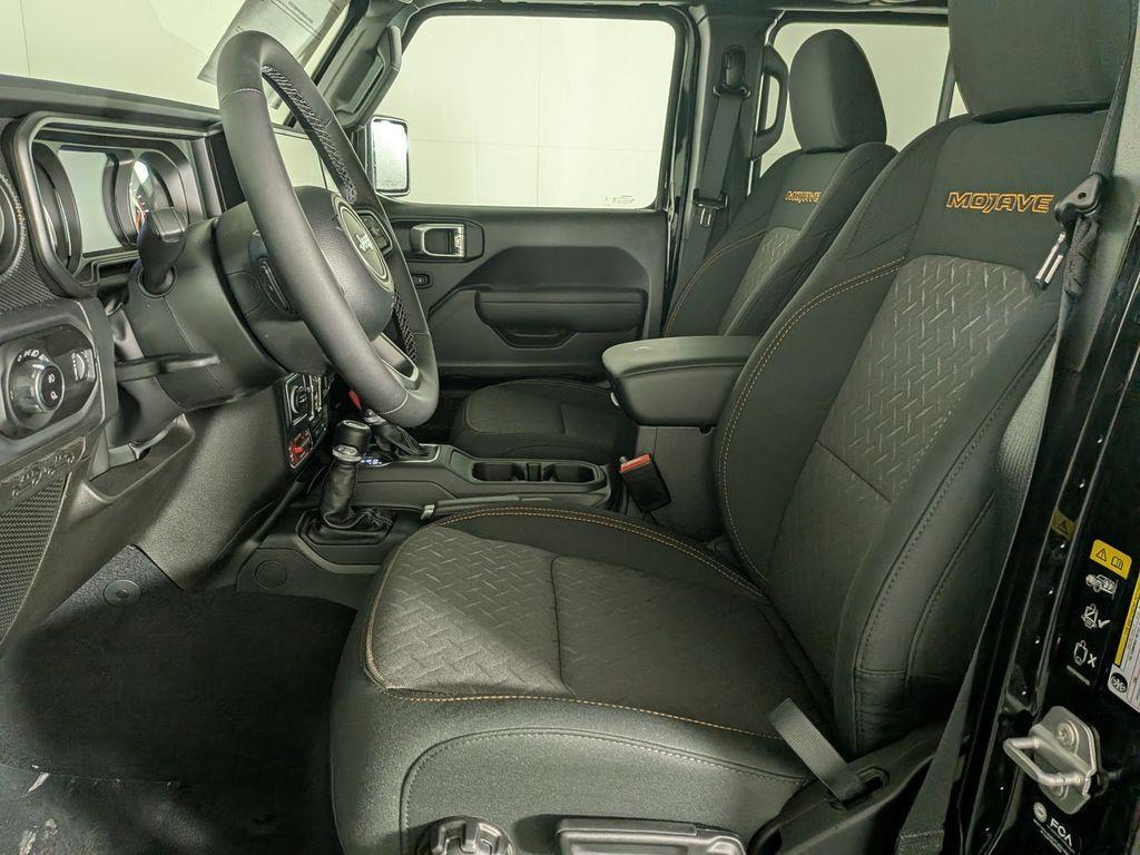 new 2025 Jeep Gladiator car, priced at $45,705