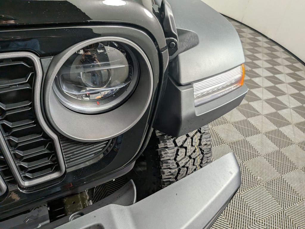 new 2025 Jeep Gladiator car, priced at $45,705