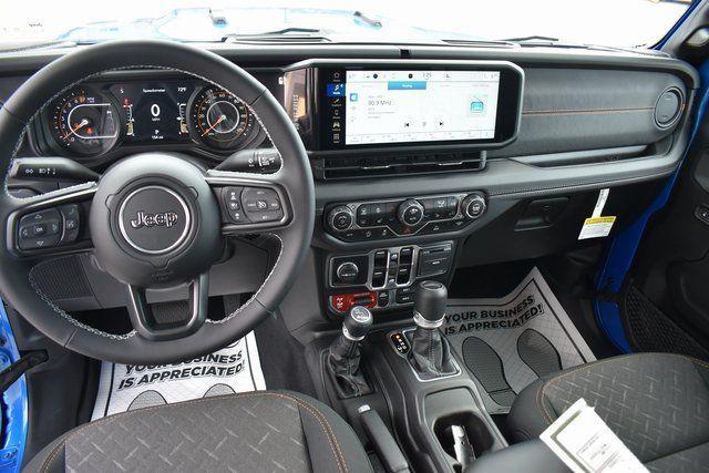 new 2025 Jeep Gladiator car, priced at $47,256