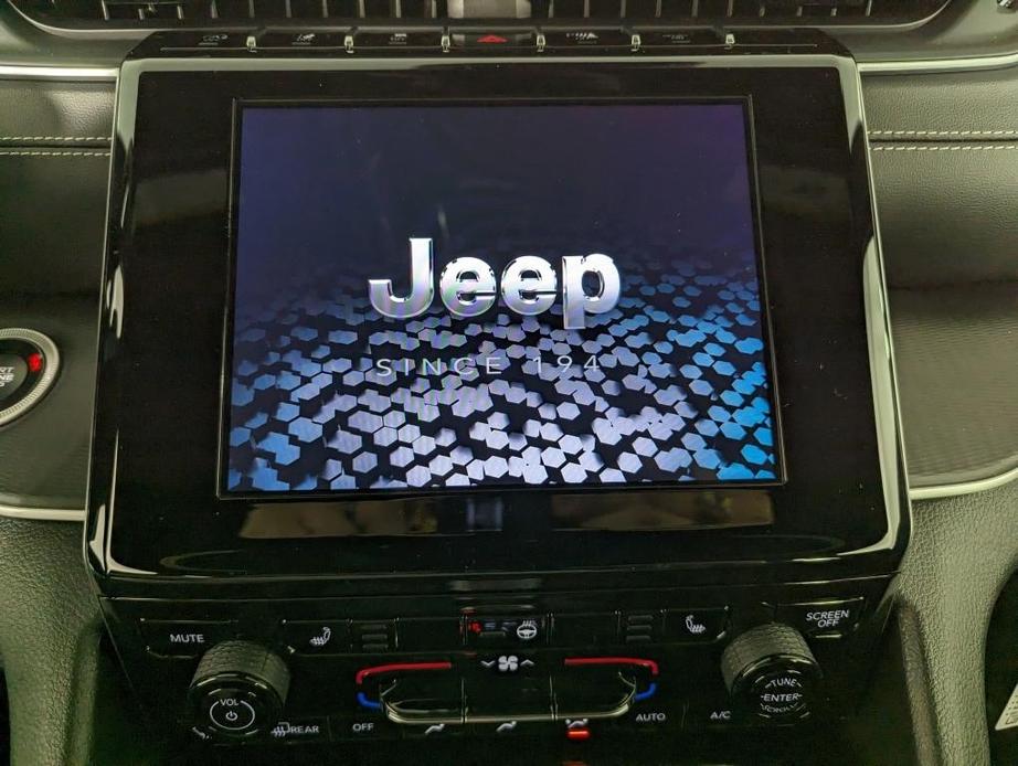 new 2024 Jeep Grand Cherokee car, priced at $46,887