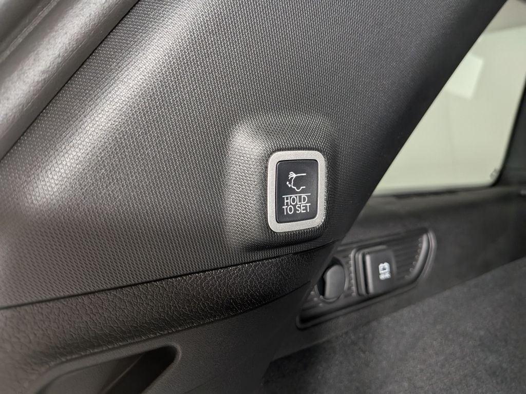 new 2025 Jeep Grand Cherokee car, priced at $58,949