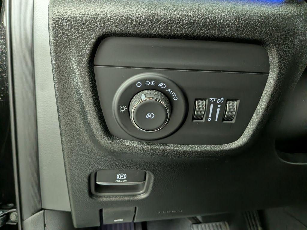 new 2025 Jeep Grand Cherokee car, priced at $58,949