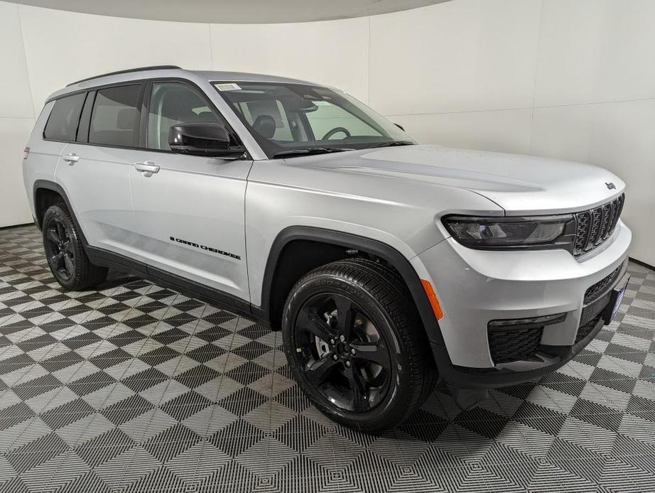 new 2024 Jeep Grand Cherokee L car, priced at $53,494