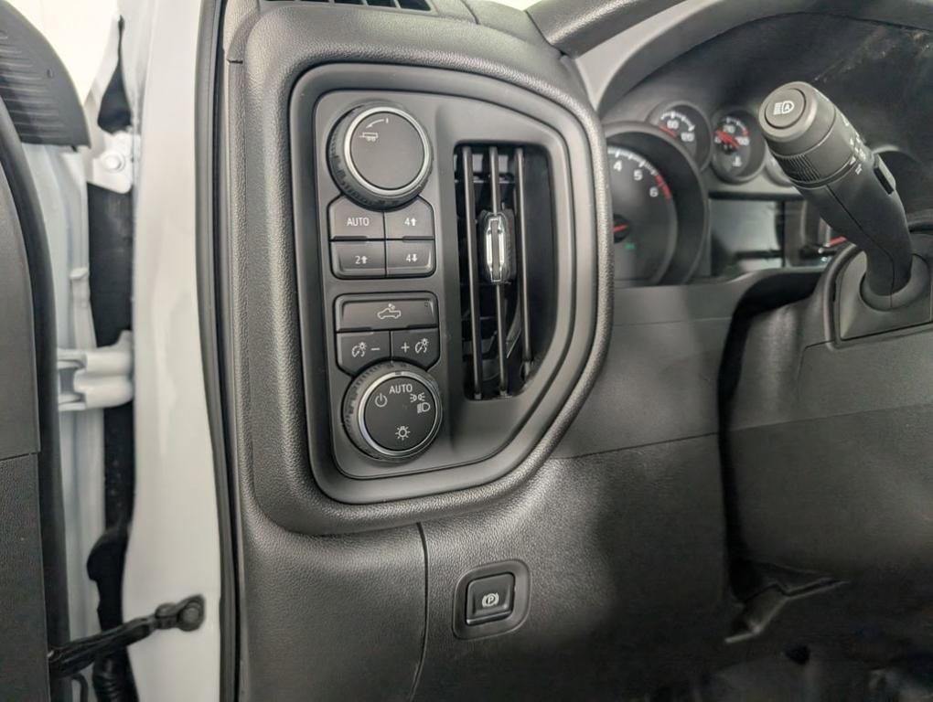 new 2025 Chevrolet Silverado 1500 car, priced at $37,986
