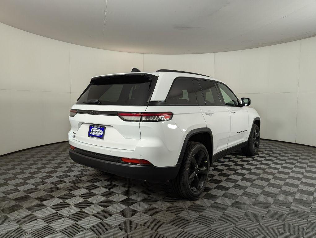 new 2025 Jeep Grand Cherokee car, priced at $44,350