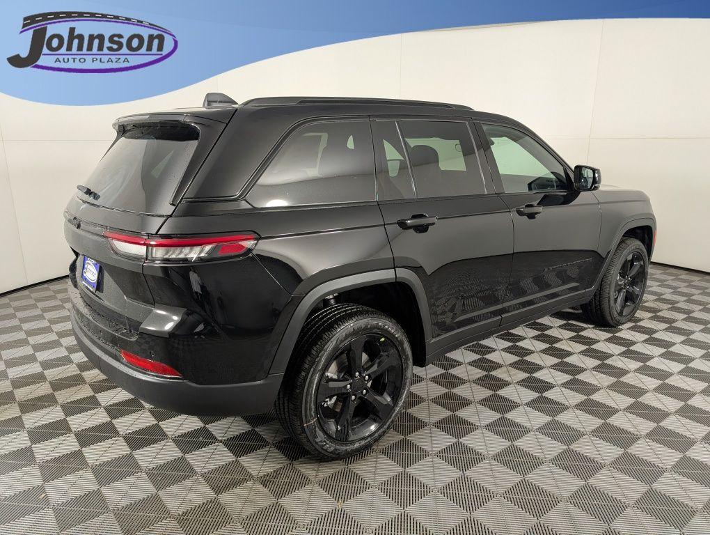 new 2025 Jeep Grand Cherokee car, priced at $43,025