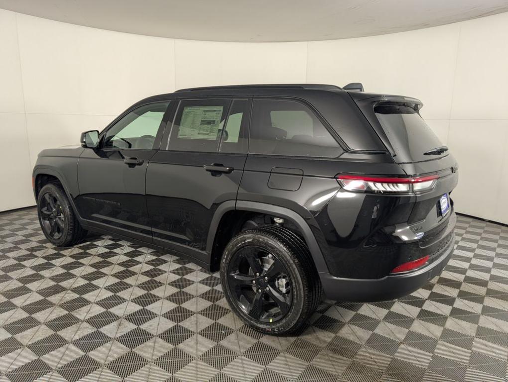 new 2025 Jeep Grand Cherokee car, priced at $44,880