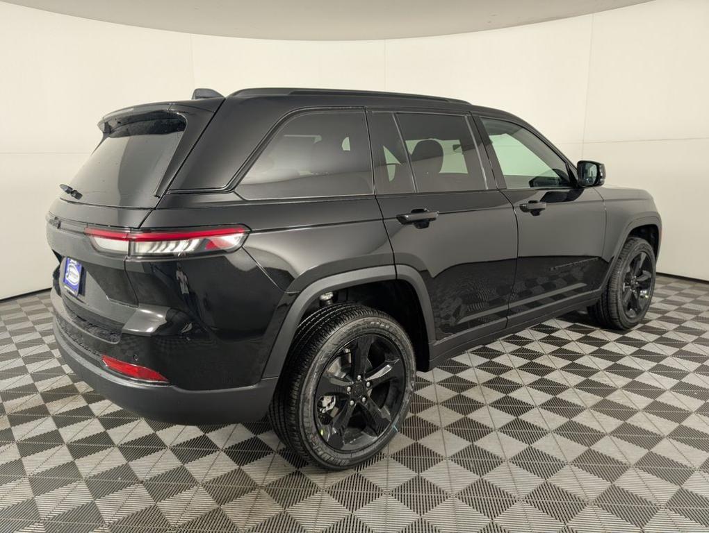 new 2025 Jeep Grand Cherokee car, priced at $44,880