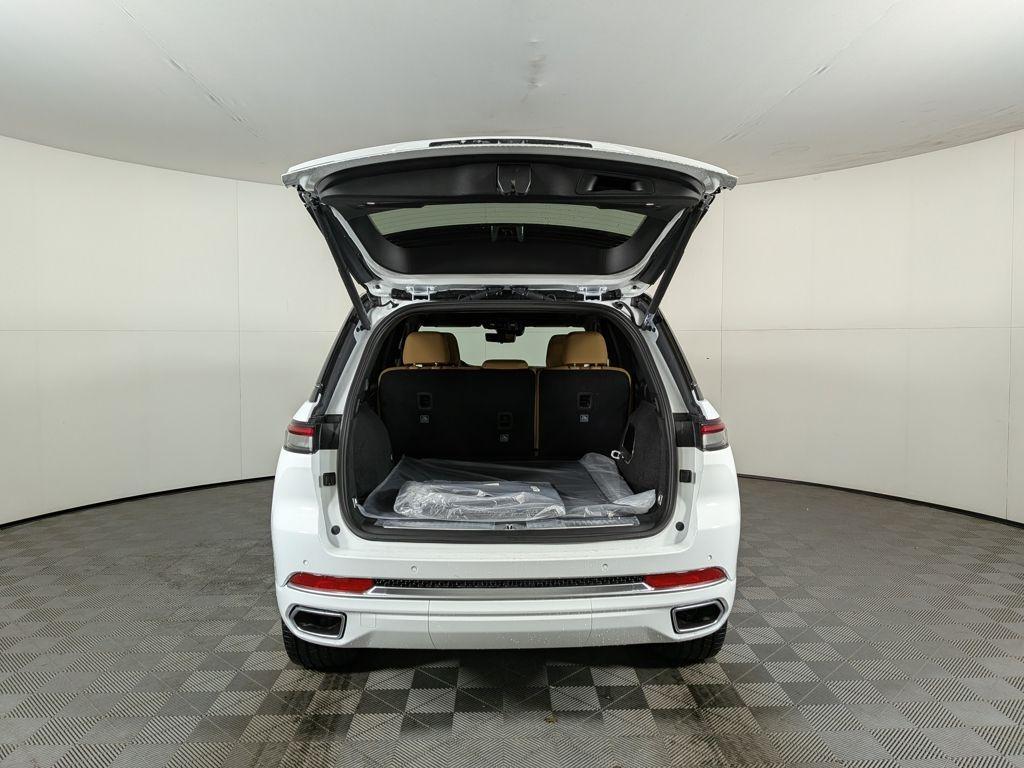 new 2025 Jeep Grand Cherokee car, priced at $63,561