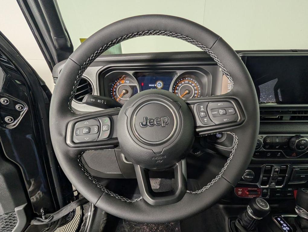 new 2025 Jeep Wrangler car, priced at $51,074