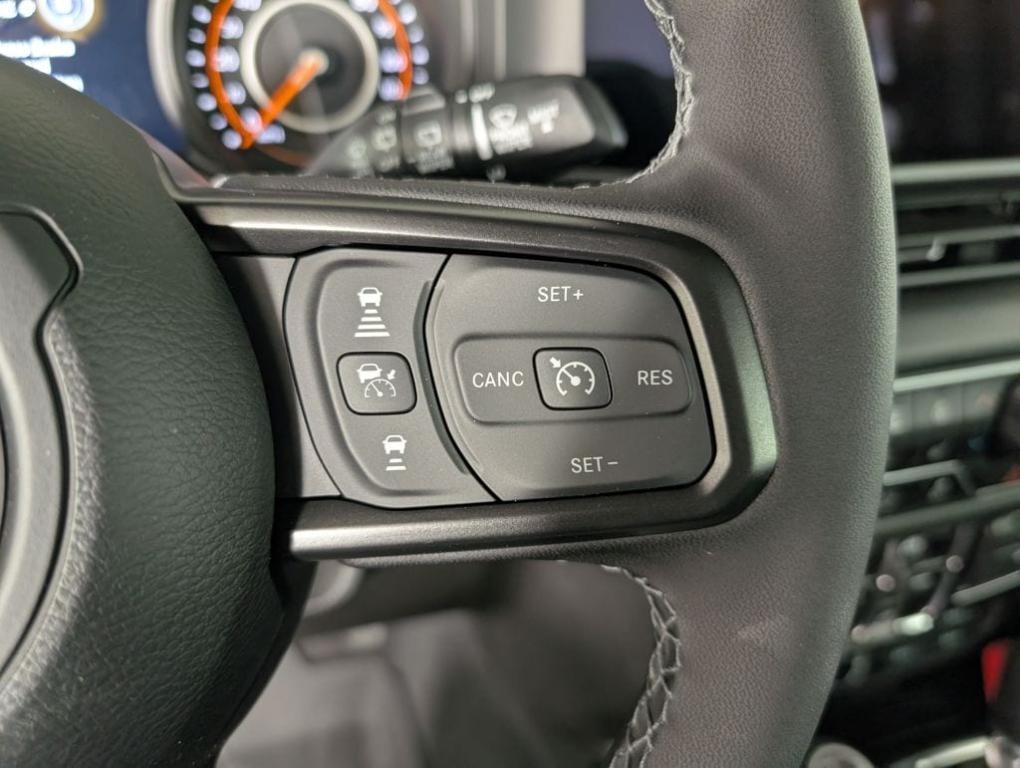 new 2025 Jeep Wrangler car, priced at $48,043