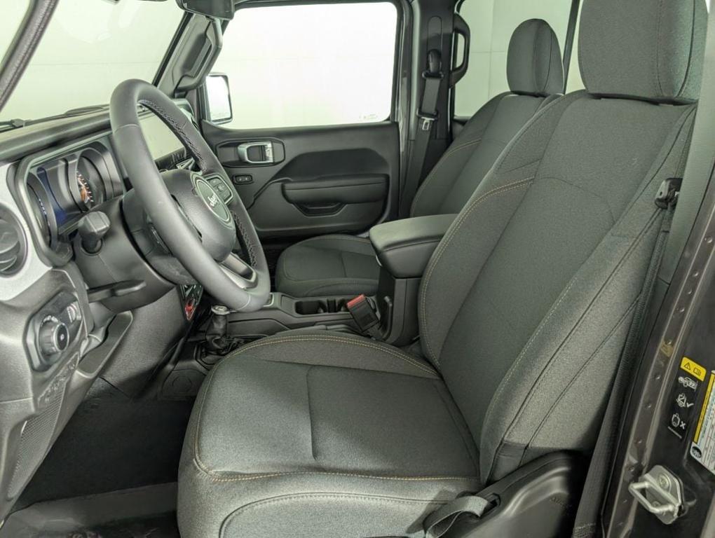new 2025 Jeep Wrangler car, priced at $48,043