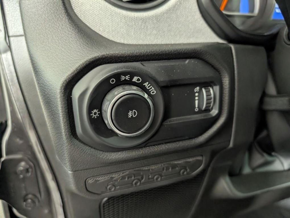 new 2025 Jeep Wrangler car, priced at $48,043