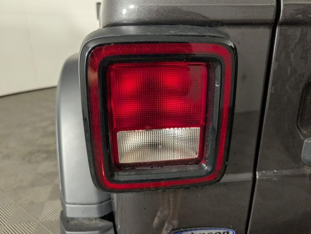 new 2025 Jeep Wrangler car, priced at $48,043