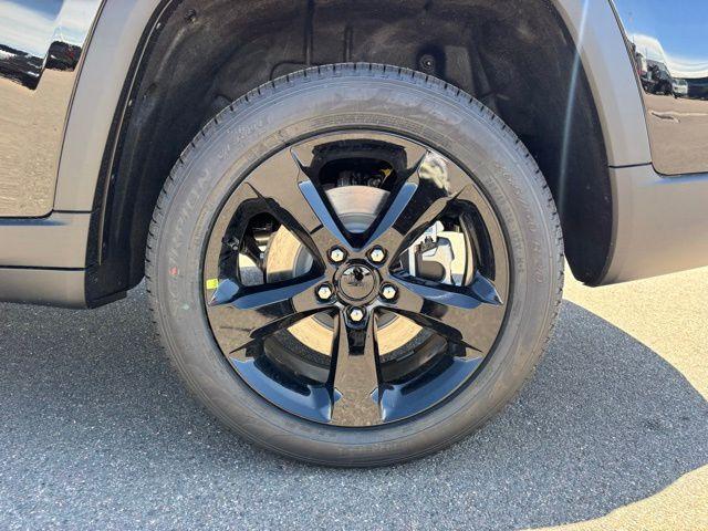 new 2025 Jeep Grand Cherokee L car, priced at $49,195