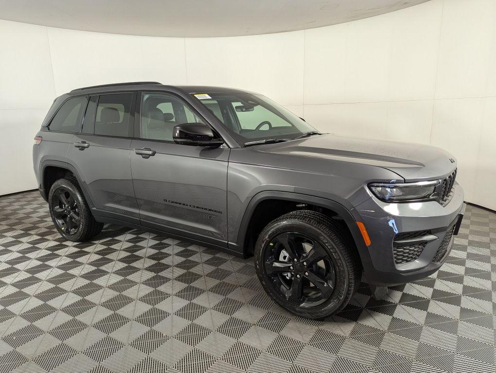 new 2025 Jeep Grand Cherokee car, priced at $44,880