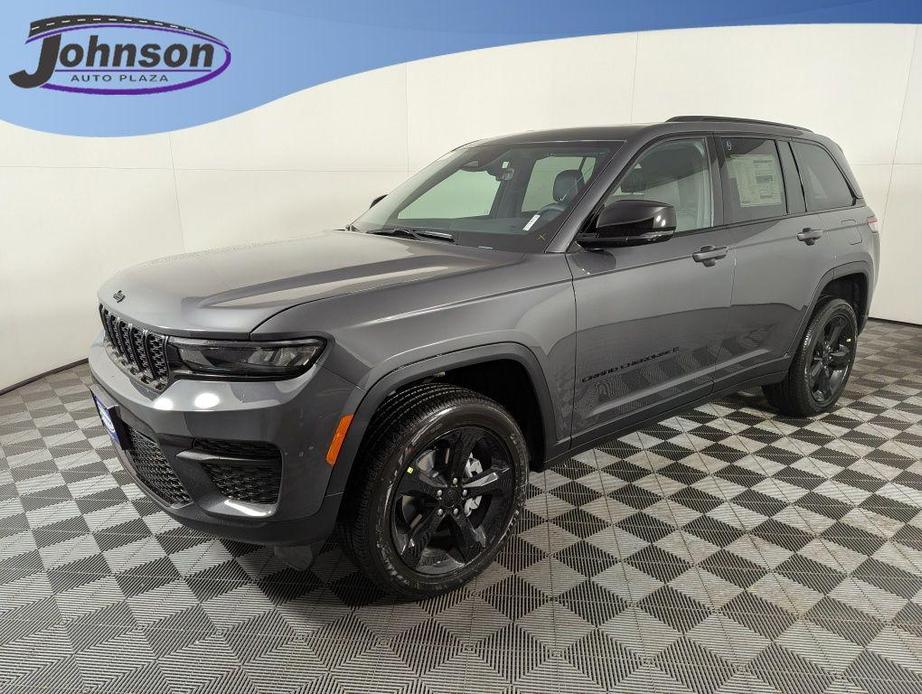 new 2025 Jeep Grand Cherokee car, priced at $43,903