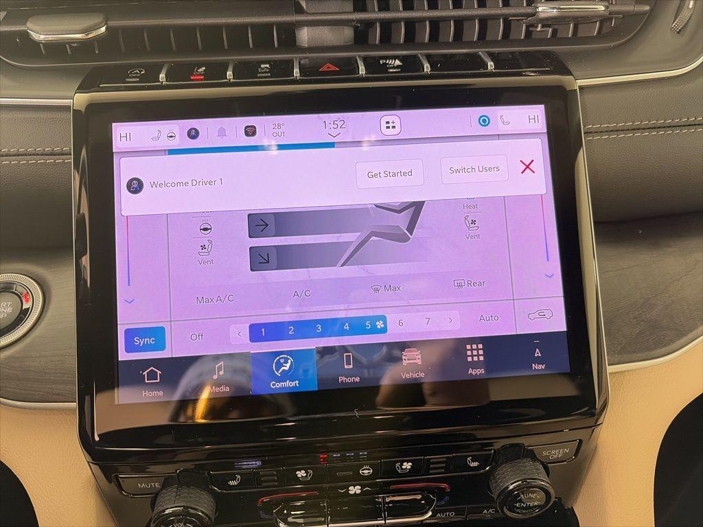 new 2025 Jeep Grand Cherokee L car, priced at $48,186