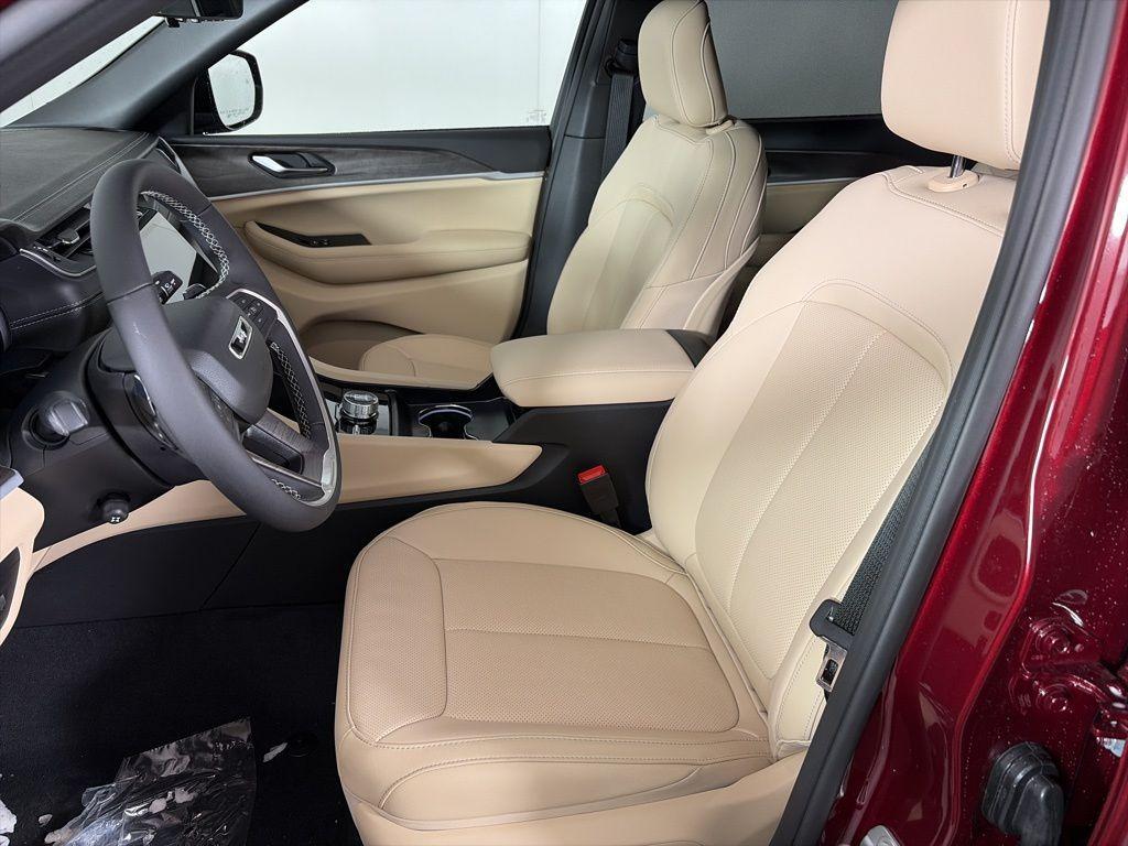 new 2025 Jeep Grand Cherokee L car, priced at $48,186