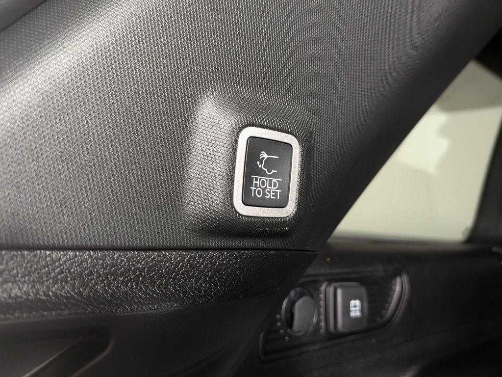 new 2025 Jeep Grand Cherokee car, priced at $50,704