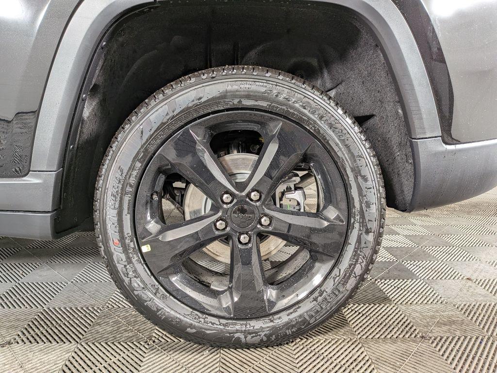 new 2025 Jeep Grand Cherokee car, priced at $50,704