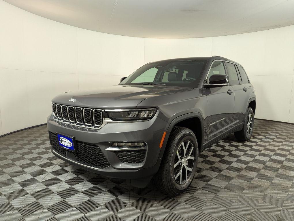 new 2025 Jeep Grand Cherokee car, priced at $44,176