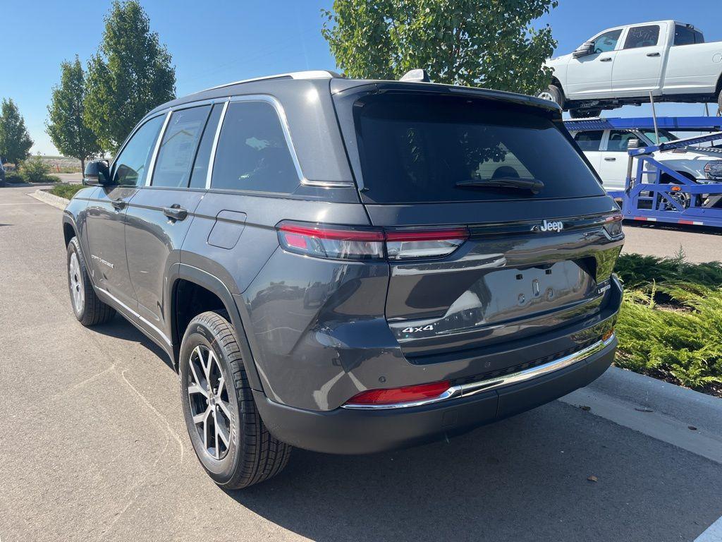 new 2025 Jeep Grand Cherokee car, priced at $44,176