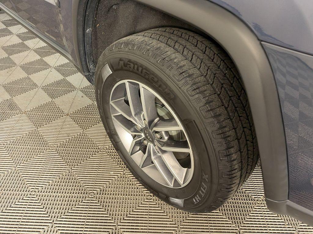 used 2020 Jeep Grand Cherokee car, priced at $29,488