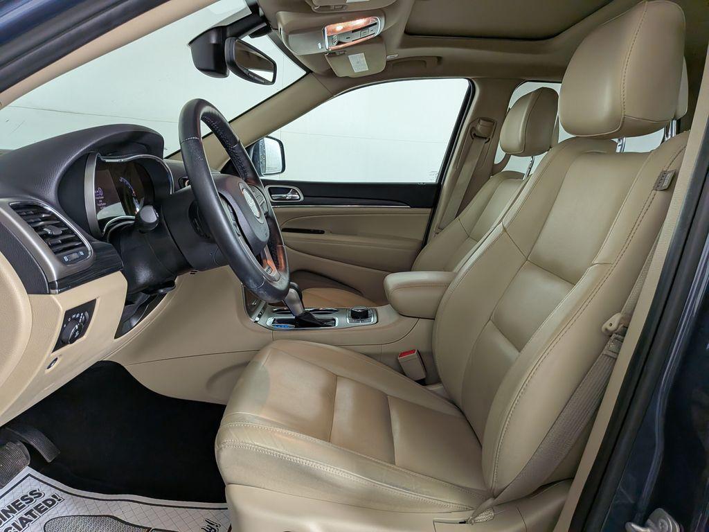 used 2020 Jeep Grand Cherokee car, priced at $29,488