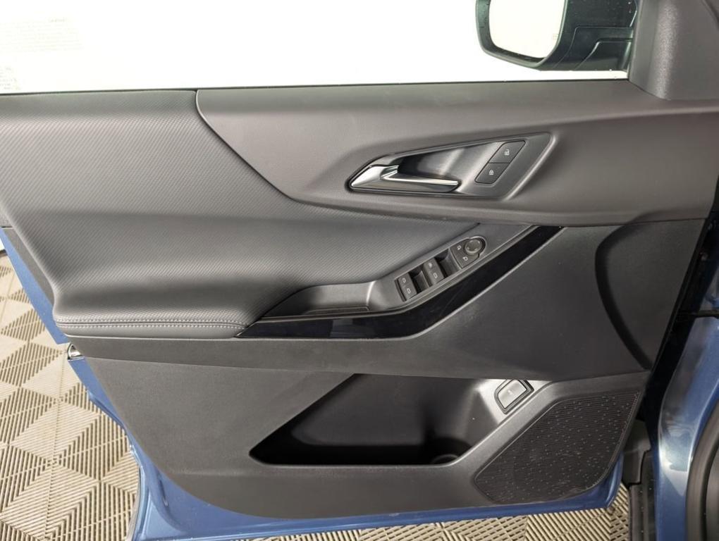 new 2026 Chevrolet Equinox car, priced at $33,910