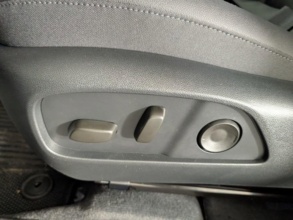 new 2026 Chevrolet Equinox car, priced at $33,910