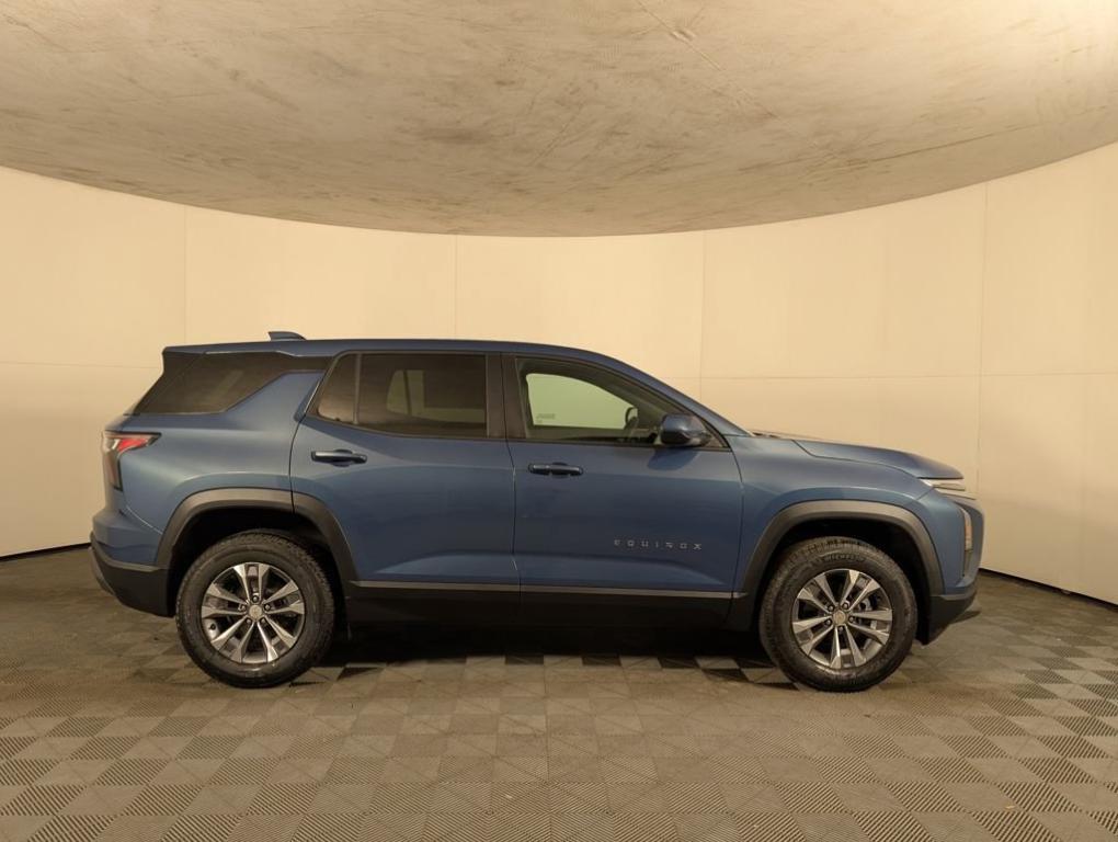 new 2026 Chevrolet Equinox car, priced at $33,910