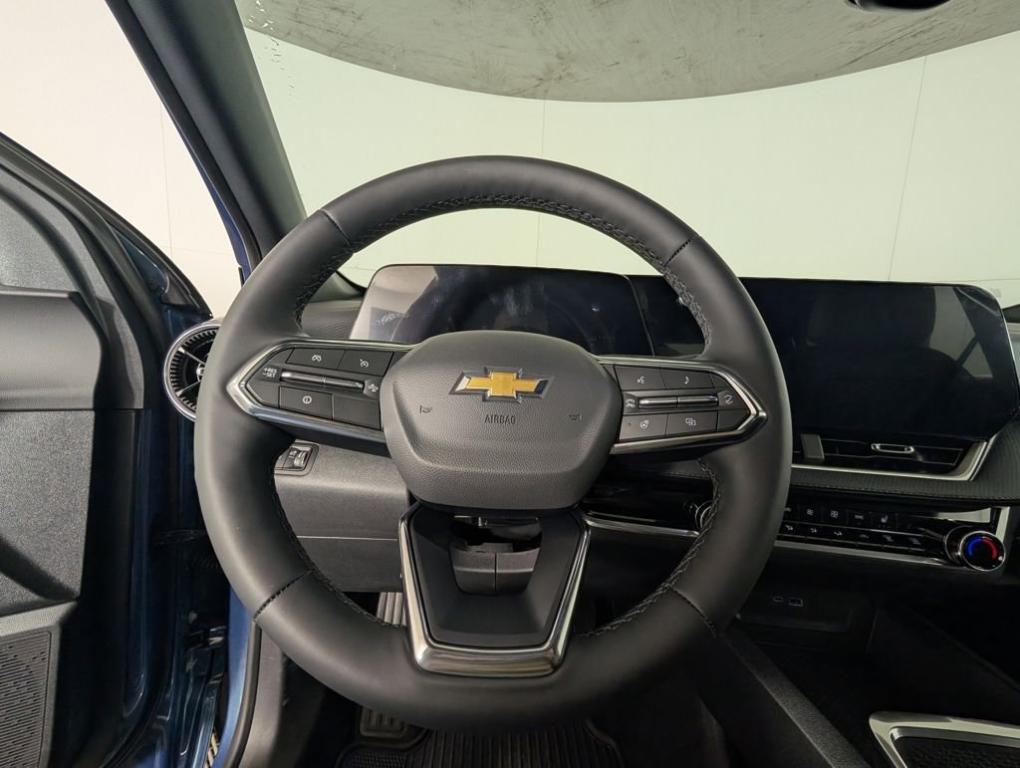 new 2026 Chevrolet Equinox car, priced at $33,910