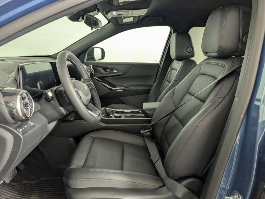 new 2026 Chevrolet Equinox car, priced at $33,910