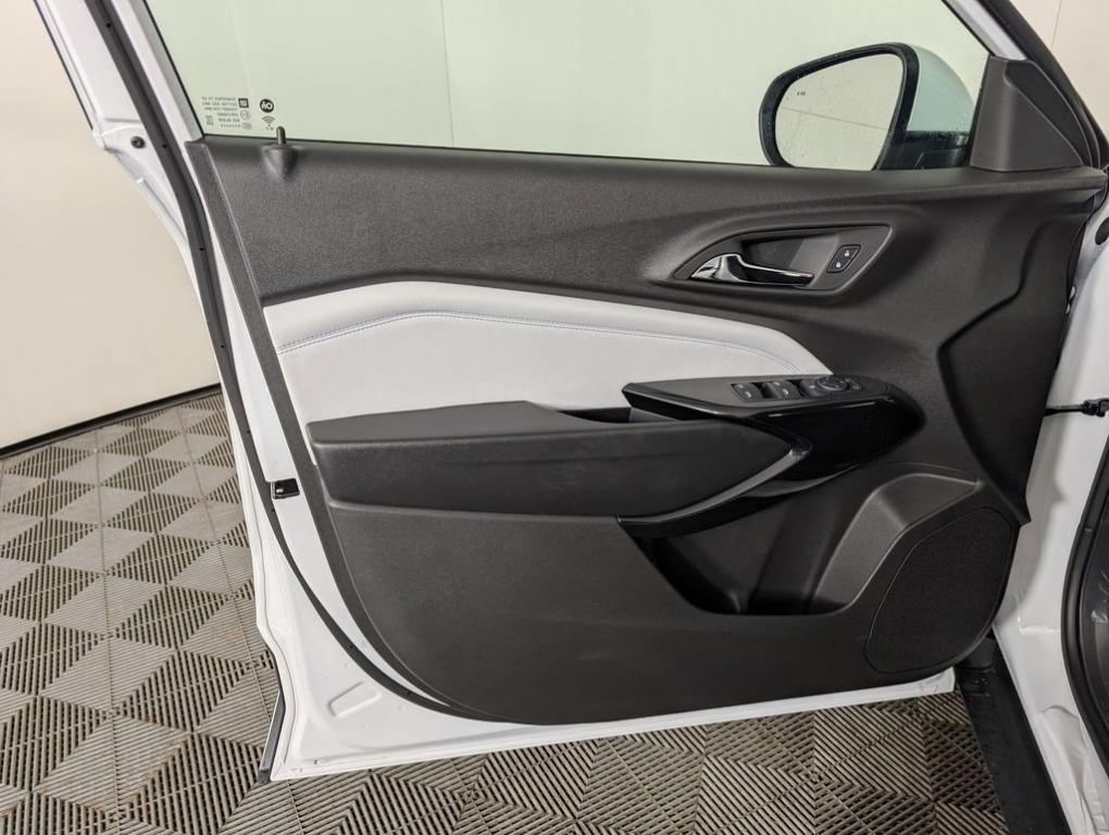new 2025 Chevrolet Trax car, priced at $25,584