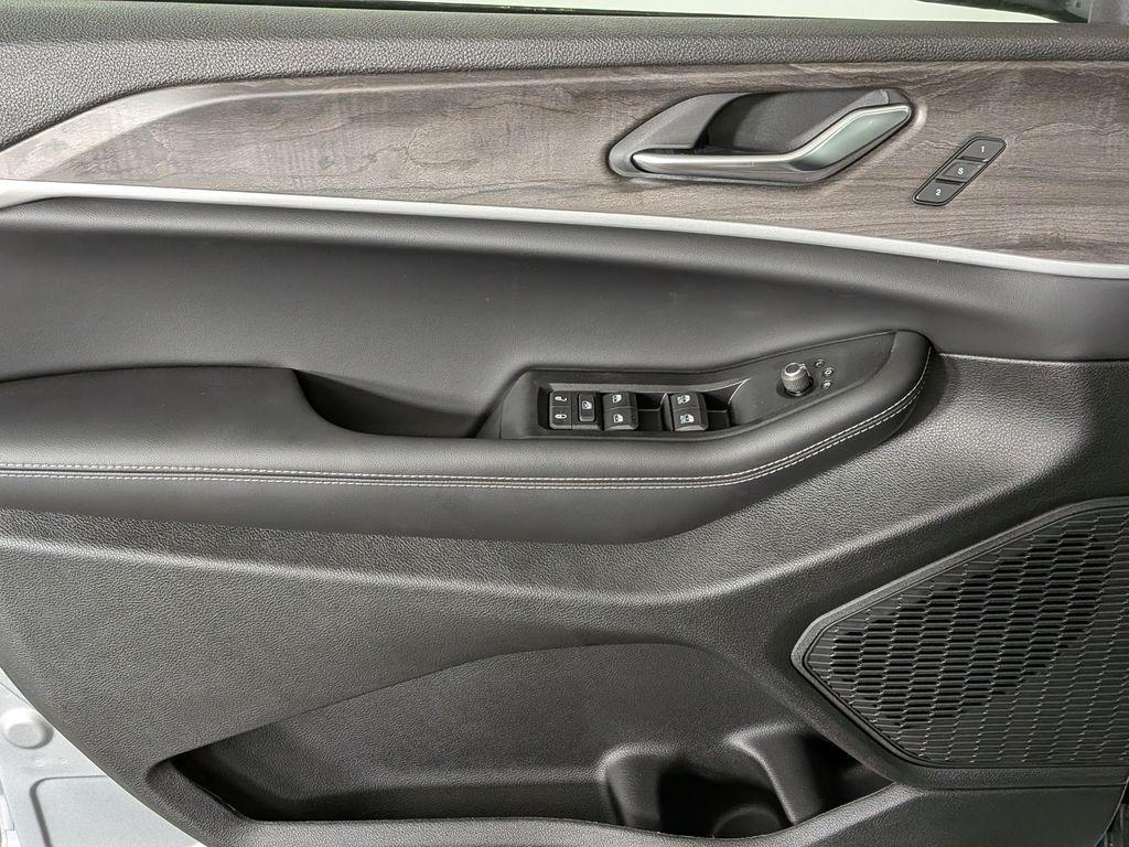 new 2025 Jeep Grand Cherokee L car, priced at $47,720