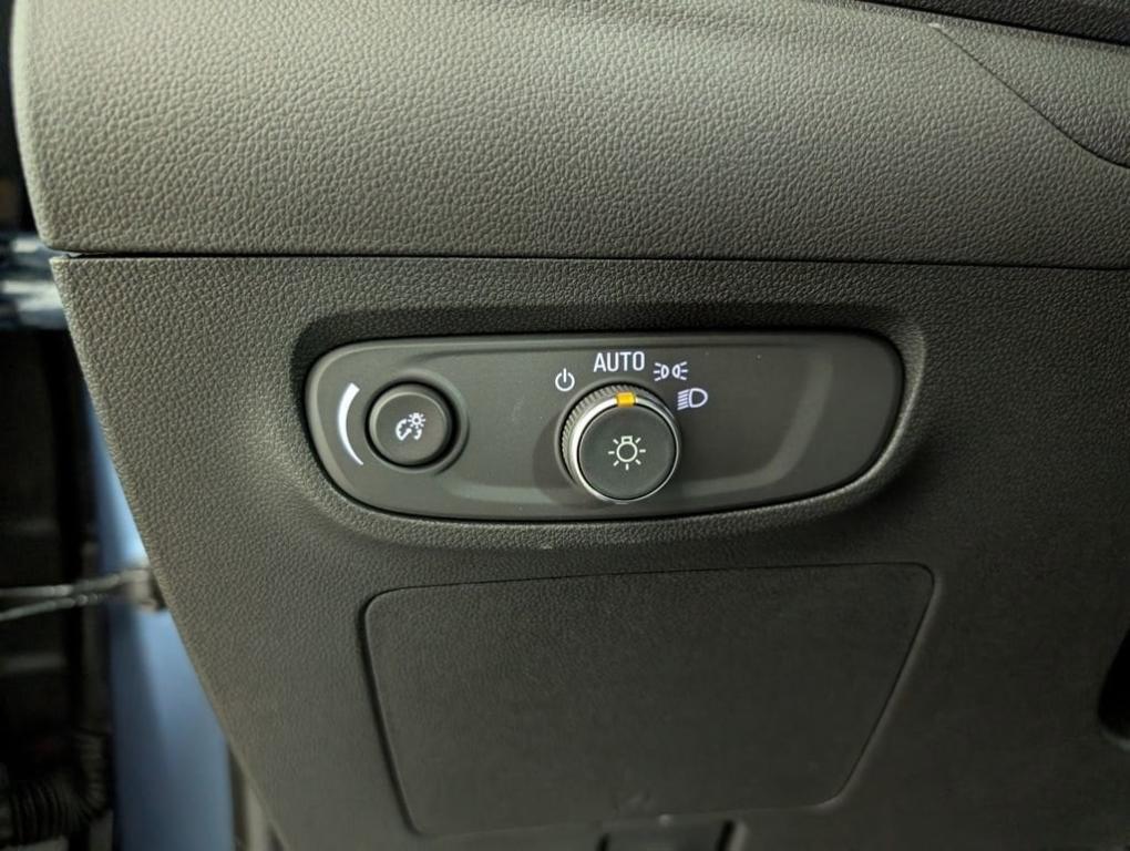 new 2026 Buick Encore GX car, priced at $33,913