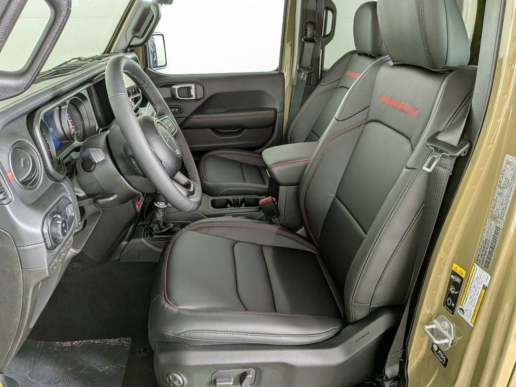 new 2025 Jeep Gladiator car