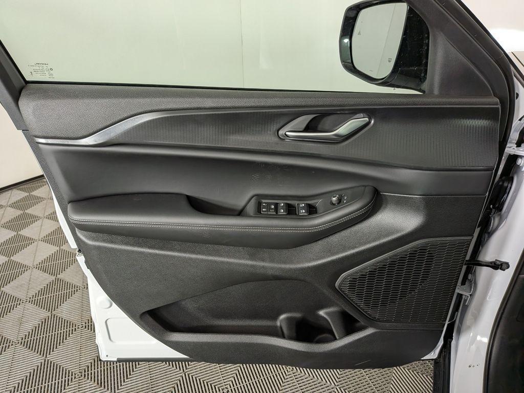 new 2025 Jeep Grand Cherokee L car, priced at $46,631