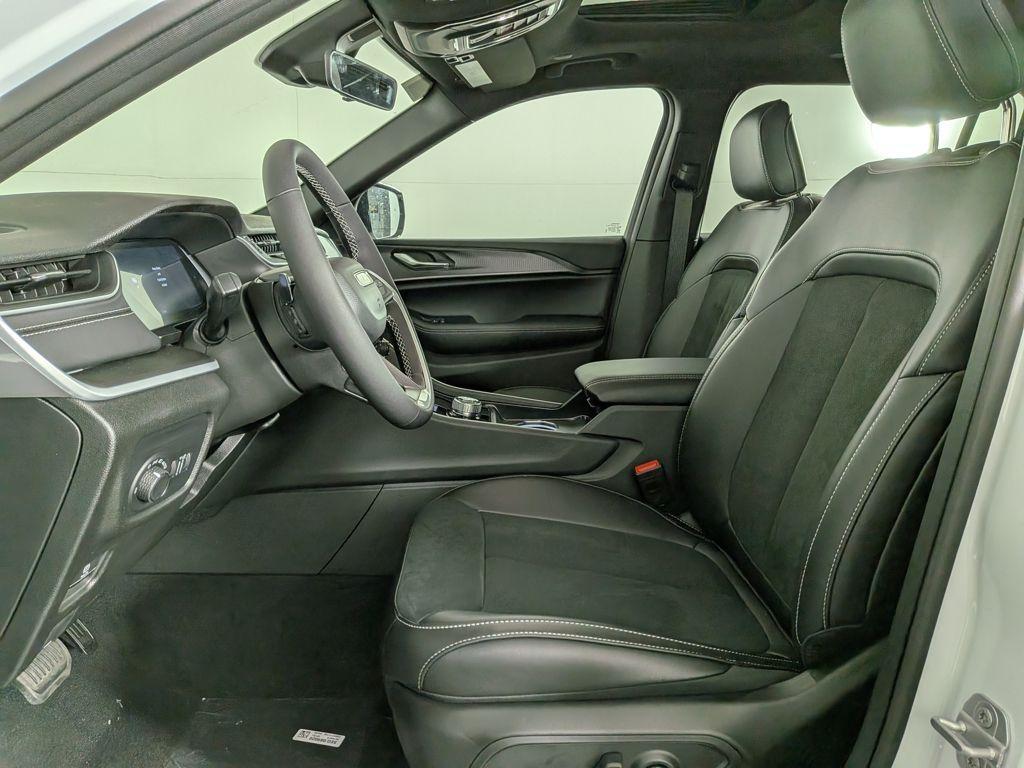 new 2025 Jeep Grand Cherokee L car, priced at $46,631