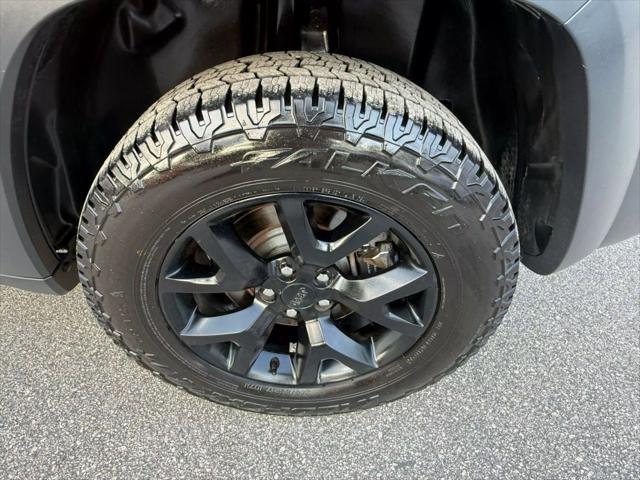used 2015 Jeep Cherokee car, priced at $10,499