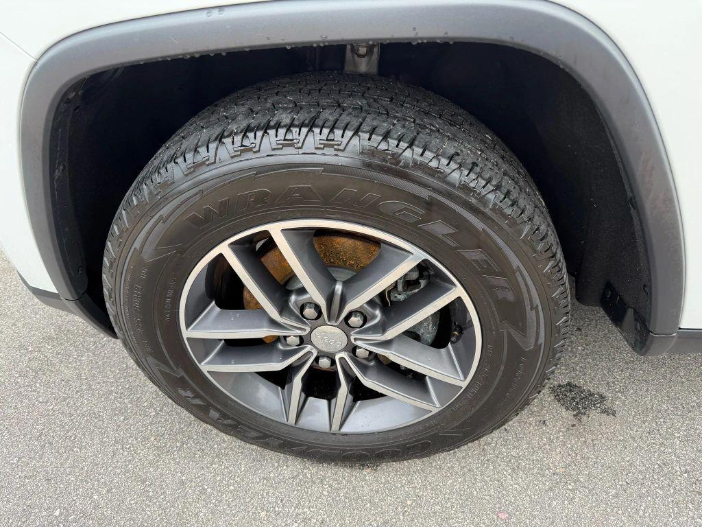 used 2017 Jeep Grand Cherokee car, priced at $11,999
