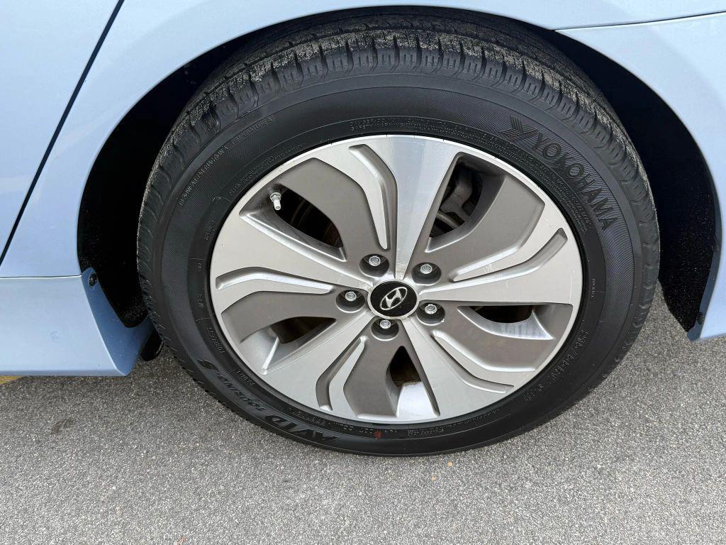 used 2015 Hyundai Sonata Hybrid car, priced at $6,590
