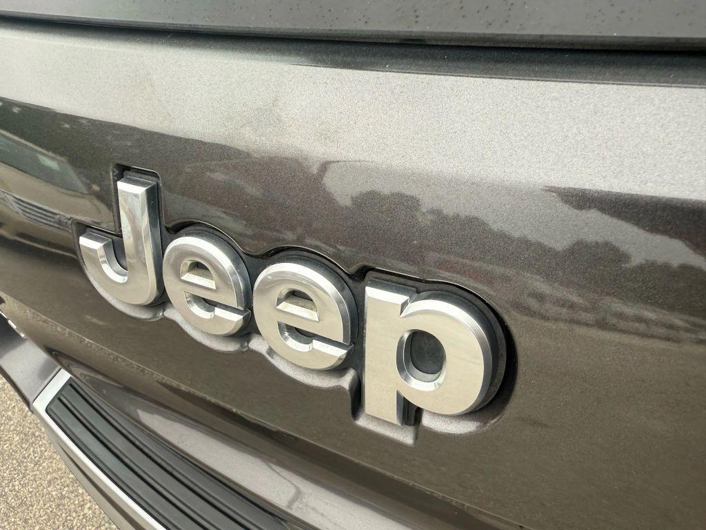 used 2015 Jeep Grand Cherokee car, priced at $14,999