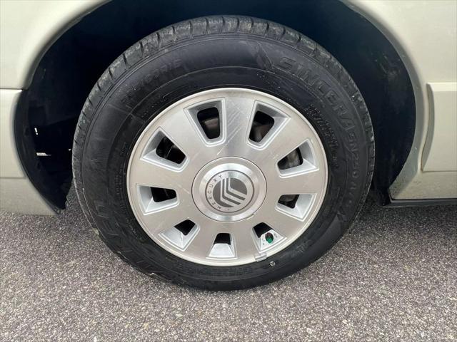 used 2004 Mercury Grand Marquis car, priced at $7,499