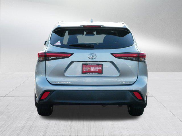 used 2022 Toyota Highlander car, priced at $37,599